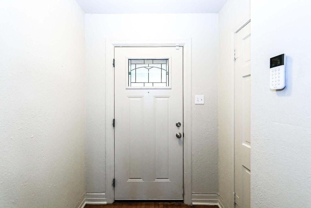 2306 20th St - Photo 4 of 30