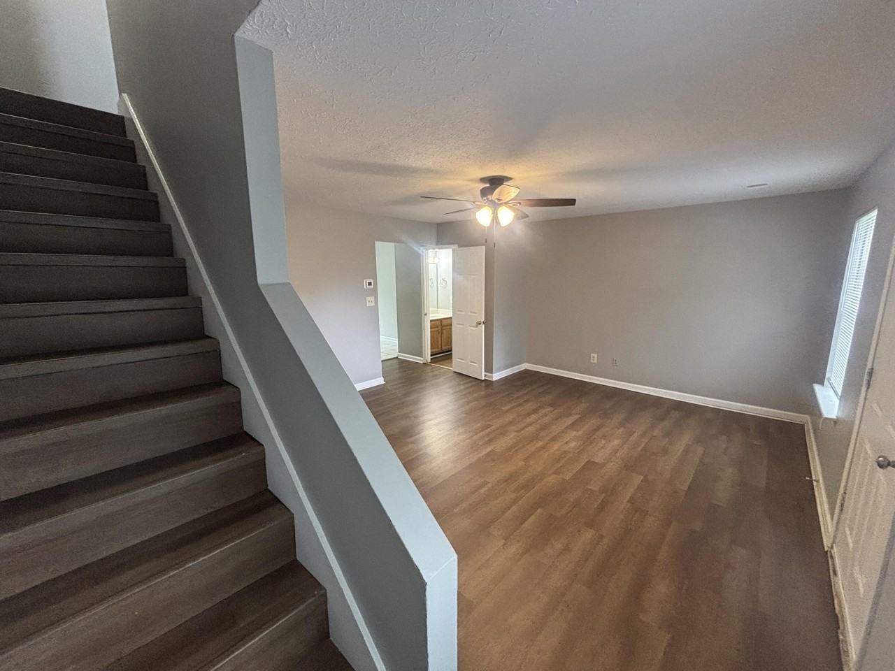210 Maple Leaf Ln - Photo 2 of 11