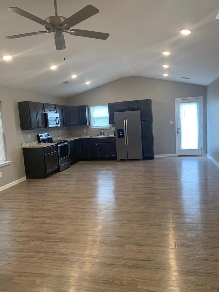 2525 Feathersound Way - Photo 4 of 20