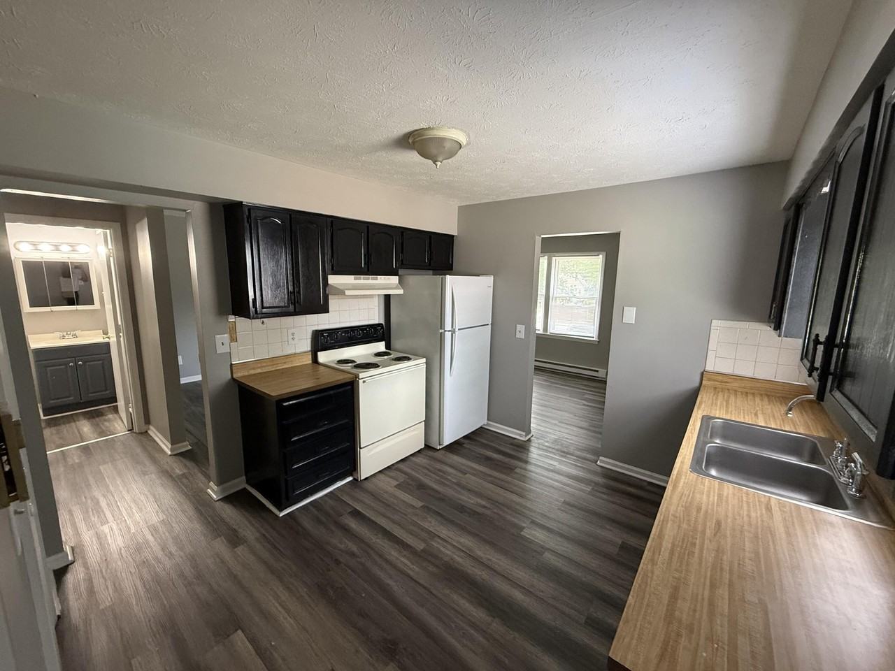 311 Rebel Rd - Photo 4 of 11