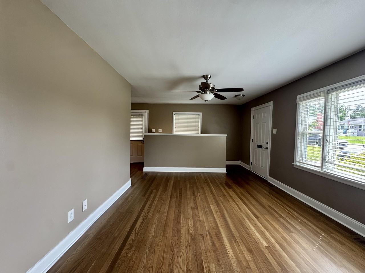 2564 Millbrook Dr - Photo 5 of 41