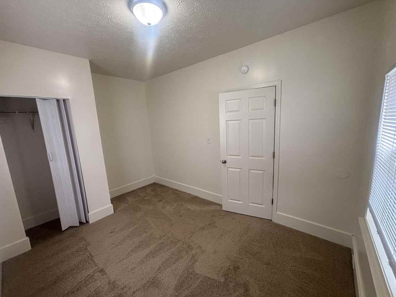 945 Delaware Ave - Photo 4 of 8