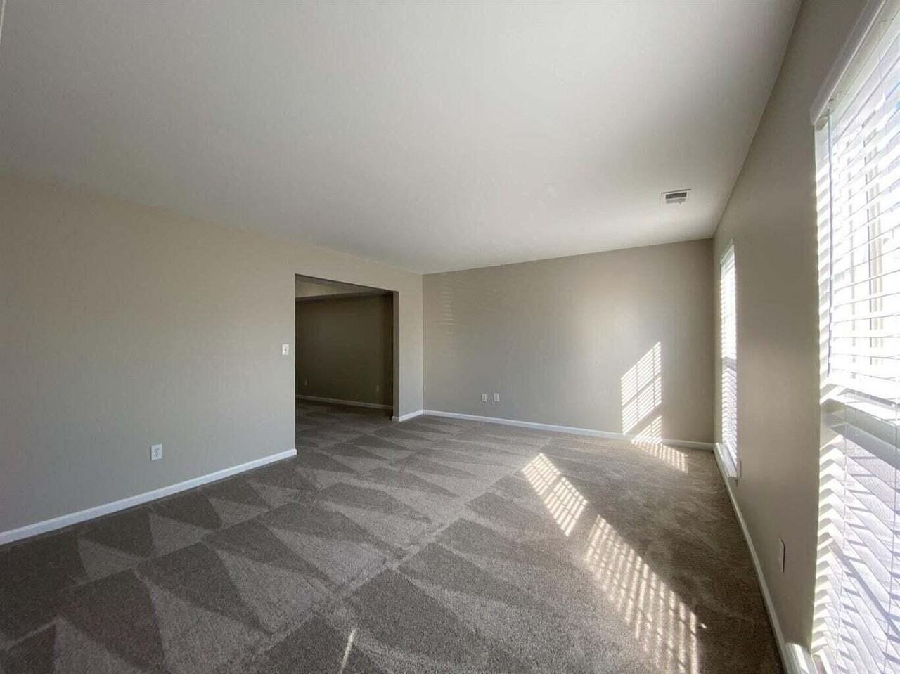 2052 Blackhorse Ln - Photo 5 of 14