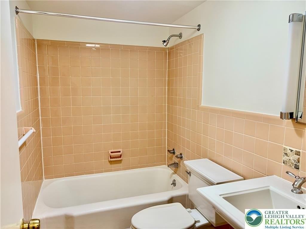 434 N Leh St #1B - Photo 7 of 11