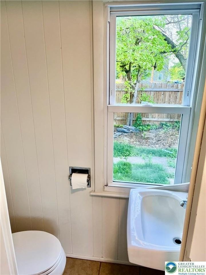 5163 Fornaciari Dr - Photo 4 of 21