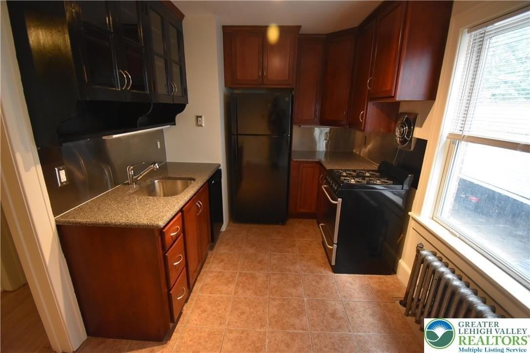 4 Bennett Ct - Photo 5 of 13