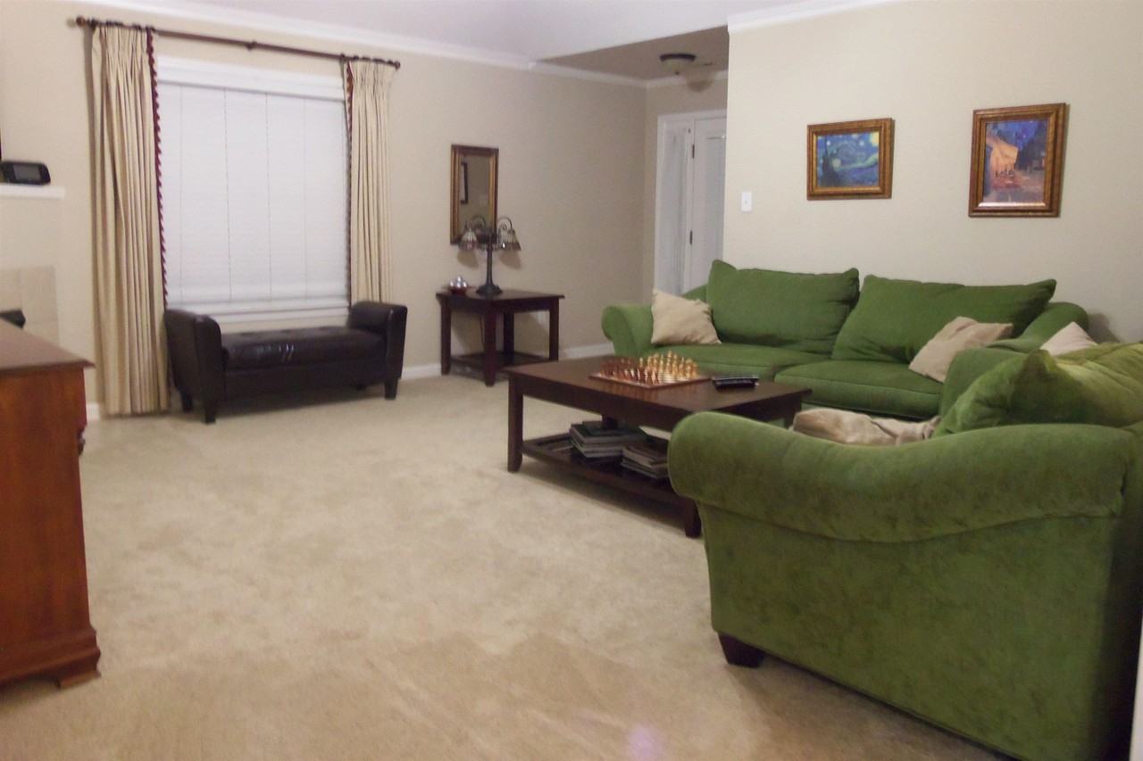140 Center Springs Dr - Photo 2 of 17