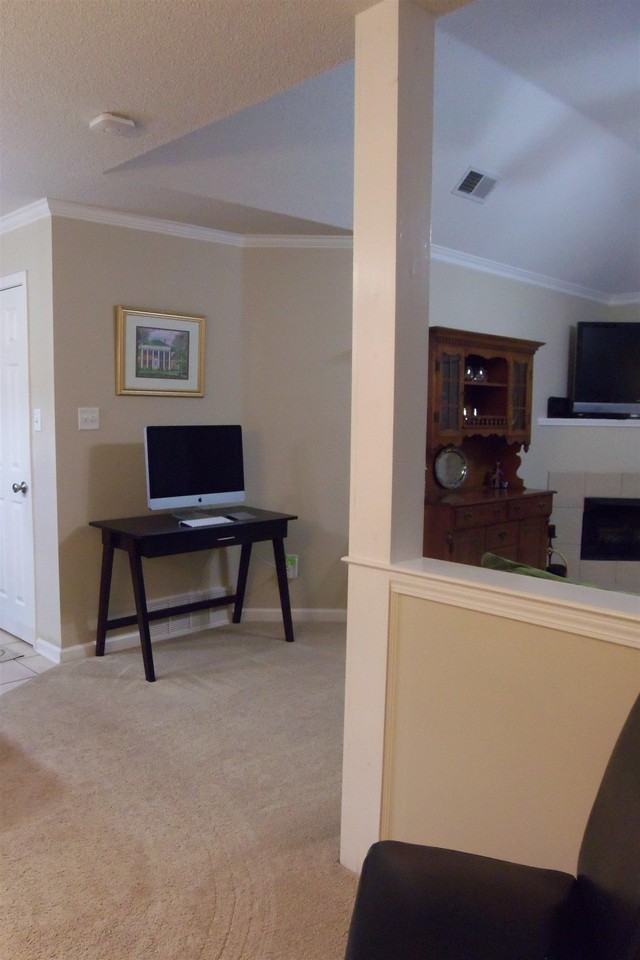 140 Center Springs Dr - Photo 5 of 17