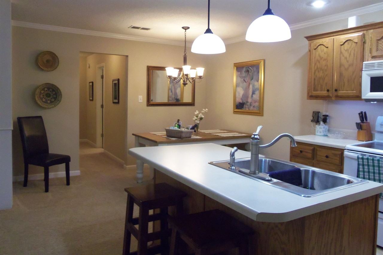 140 Center Springs Dr - Photo 6 of 17