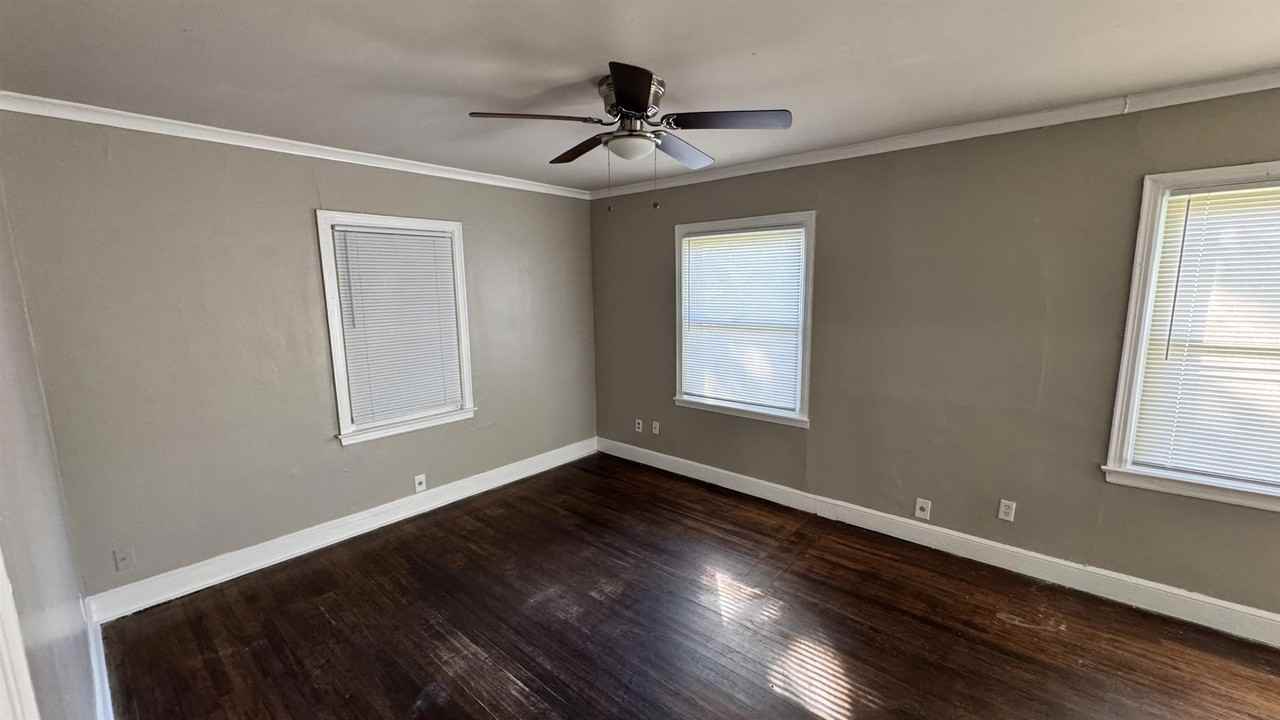 1330 Victor Dr - Photo 3 of 19
