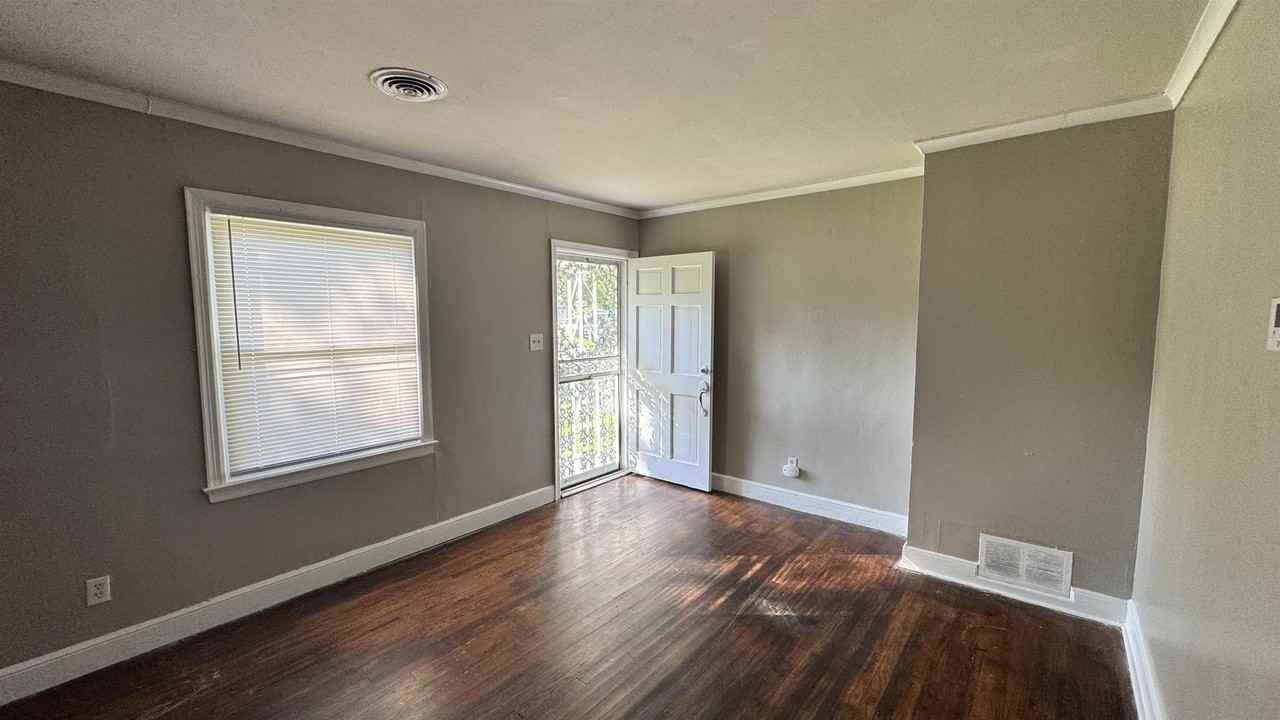 1330 Victor Dr - Photo 4 of 19