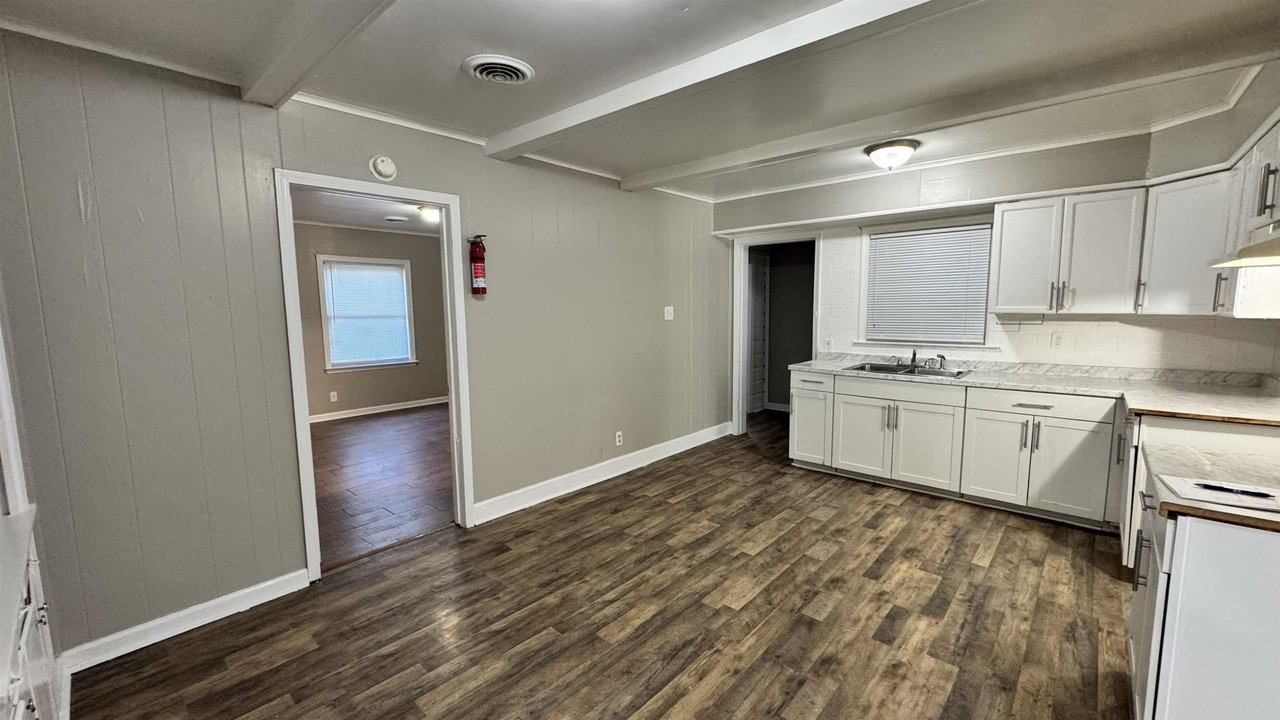 1330 Victor Dr - Photo 7 of 19