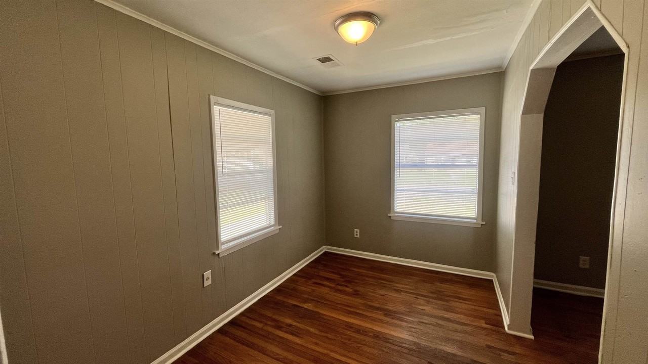 4011 Victor Dr - Photo 4 of 15