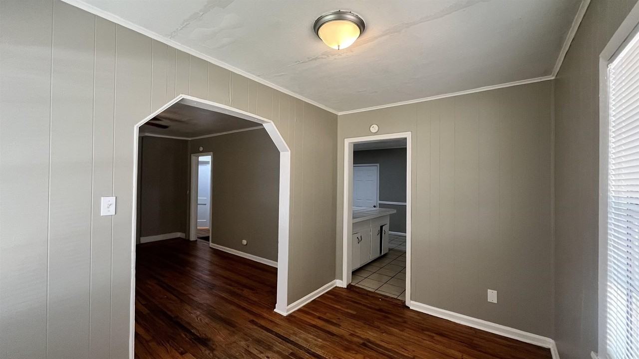 4011 Victor Dr - Photo 5 of 15