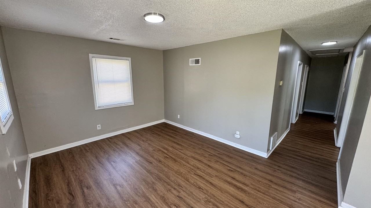 2434 Vollintine Ave - Photo 2 of 14