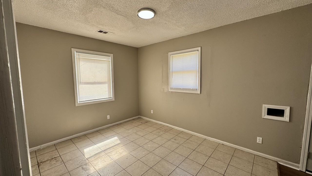 2434 Vollintine Ave - Photo 4 of 14