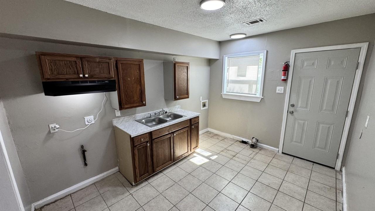 2434 Vollintine Ave - Photo 6 of 14