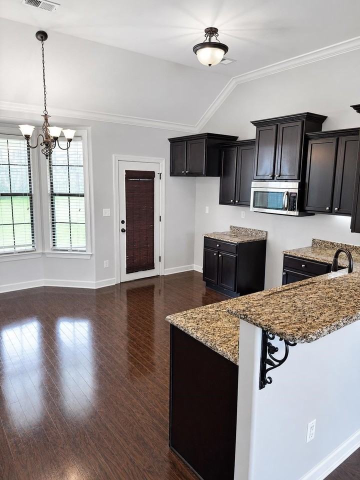 1398 Sawmill Creek Ln - Photo 6 of 20