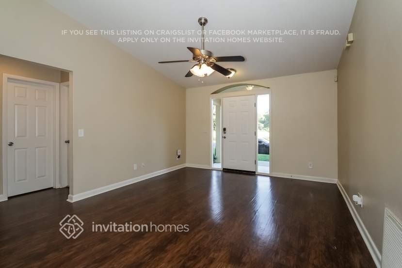 1661 New London St - Photo 4 of 26