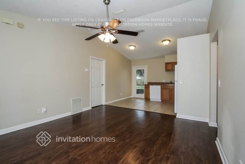 1661 New London St - Photo 6 of 26