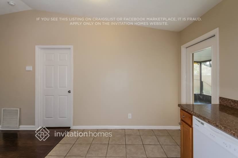 1661 New London St - Photo 7 of 26