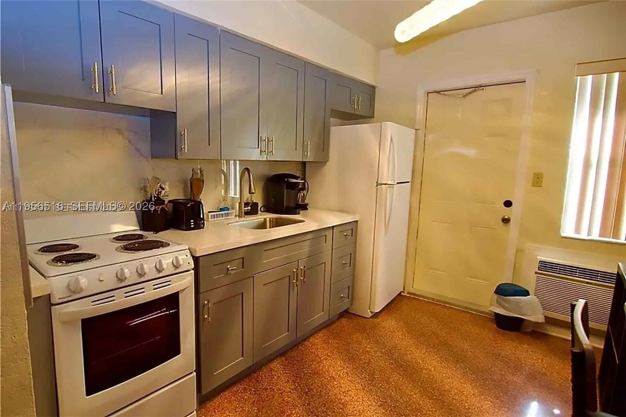 1934 Madison St #1 - Photo 3 of 3