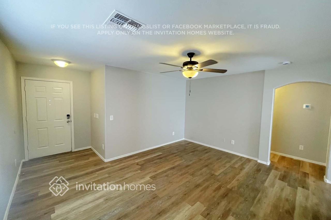 22030 W Solano Dr - Photo 2 of 11