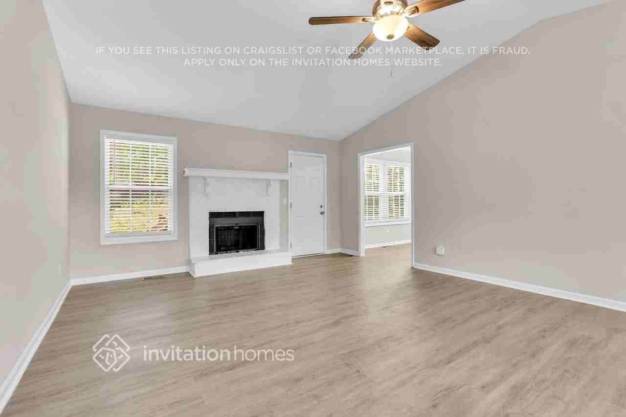 5088 Heritage Valley Dr - Photo 4 of 28
