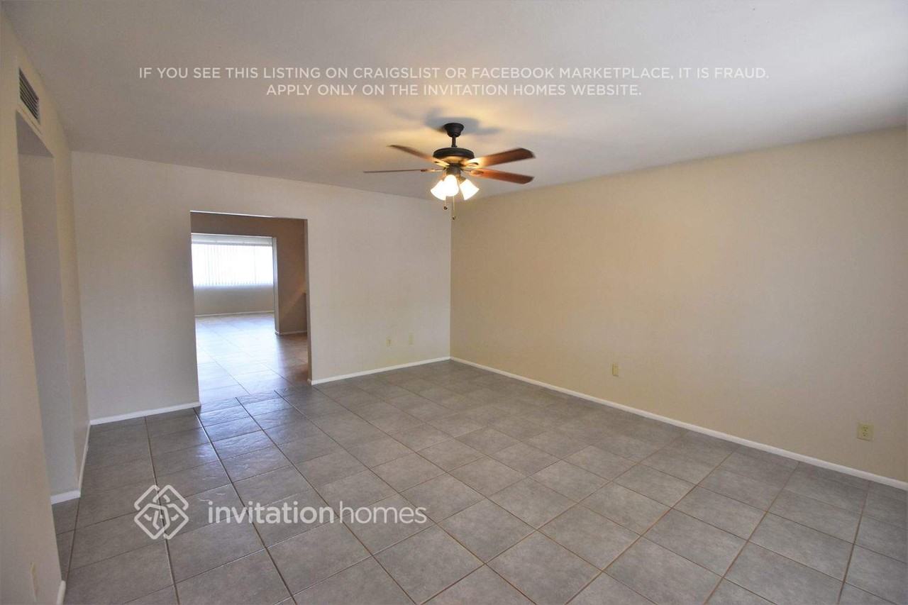 12801 N 112th Ave - Photo 3 of 14