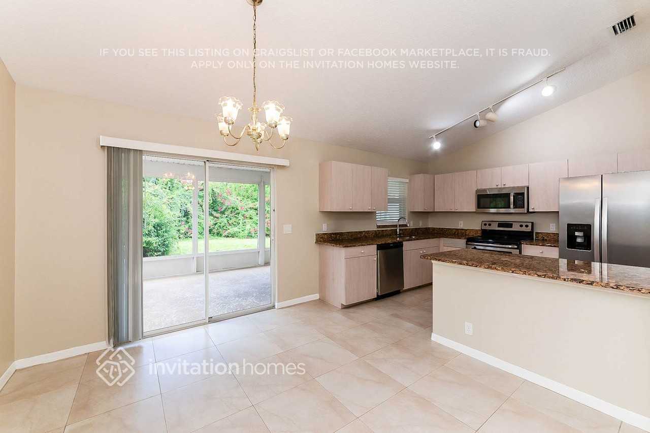7348 Linden Ln - Photo 5 of 17
