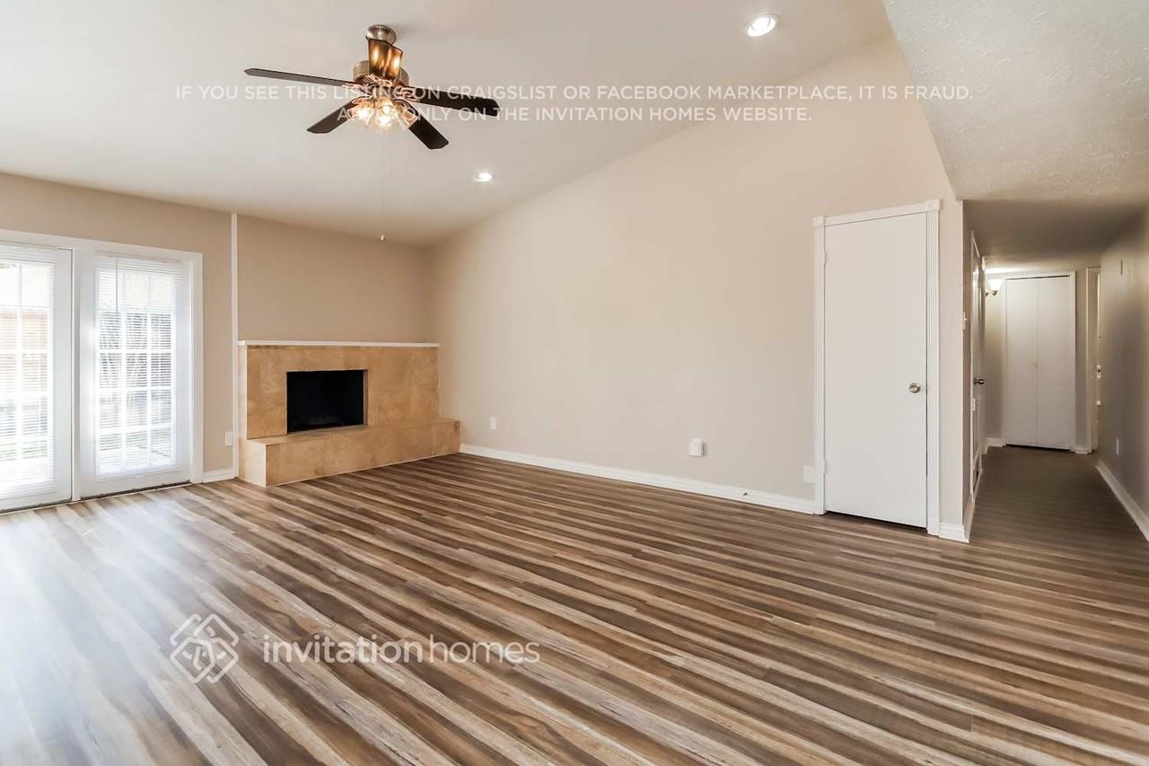 16835 Grampin Dr - Photo 2 of 16