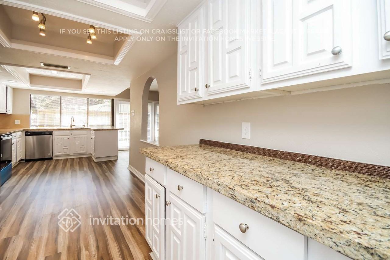 16835 Grampin Dr - Photo 4 of 16