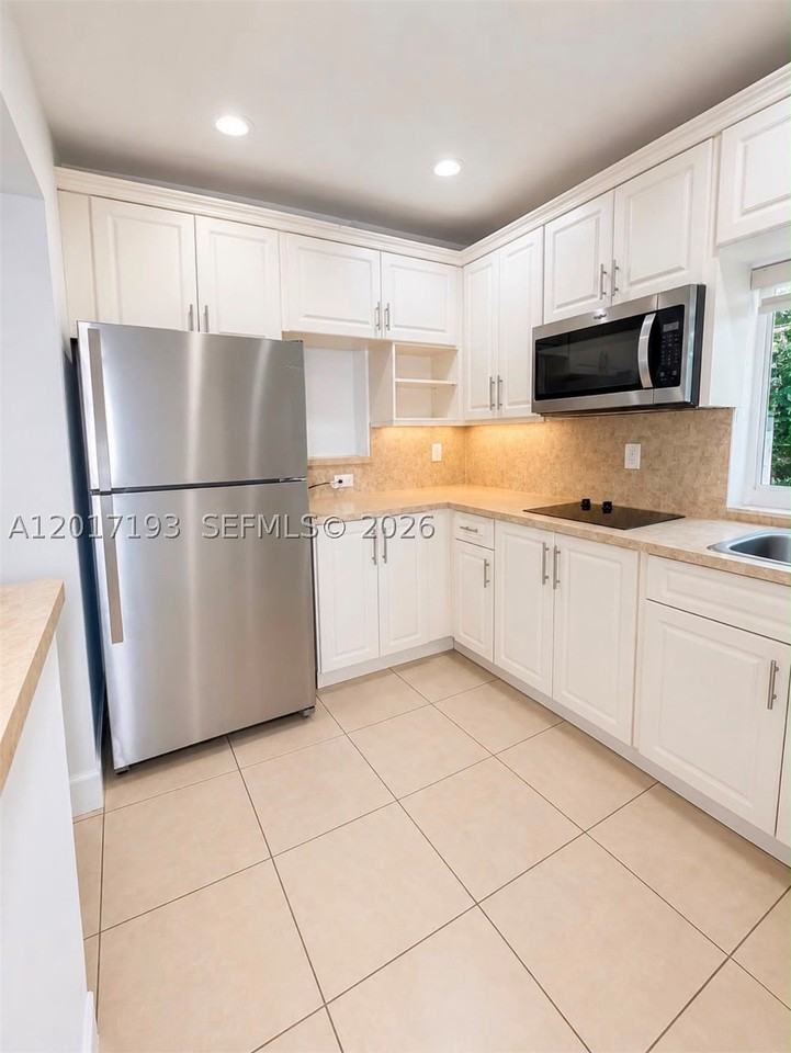 235 Sw 64th Ave #2B - Photo 3 of 6
