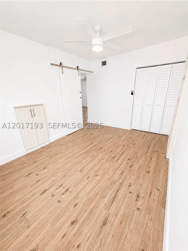 235 Sw 64th Ave #2B - Photo 4 of 6