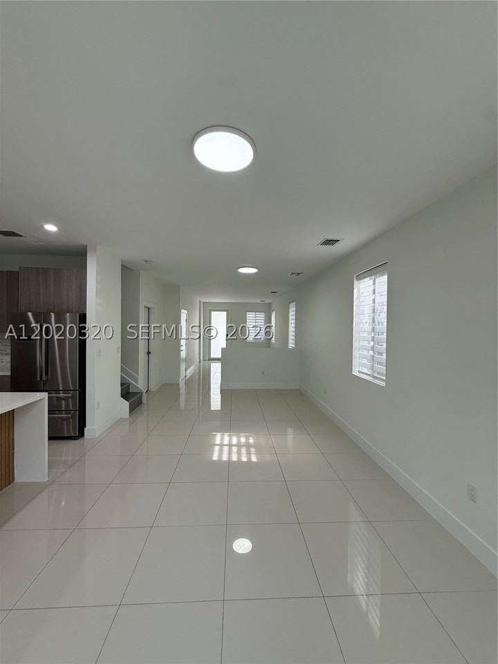 10265 Nw 72nd Ter - Photo 6 of 50