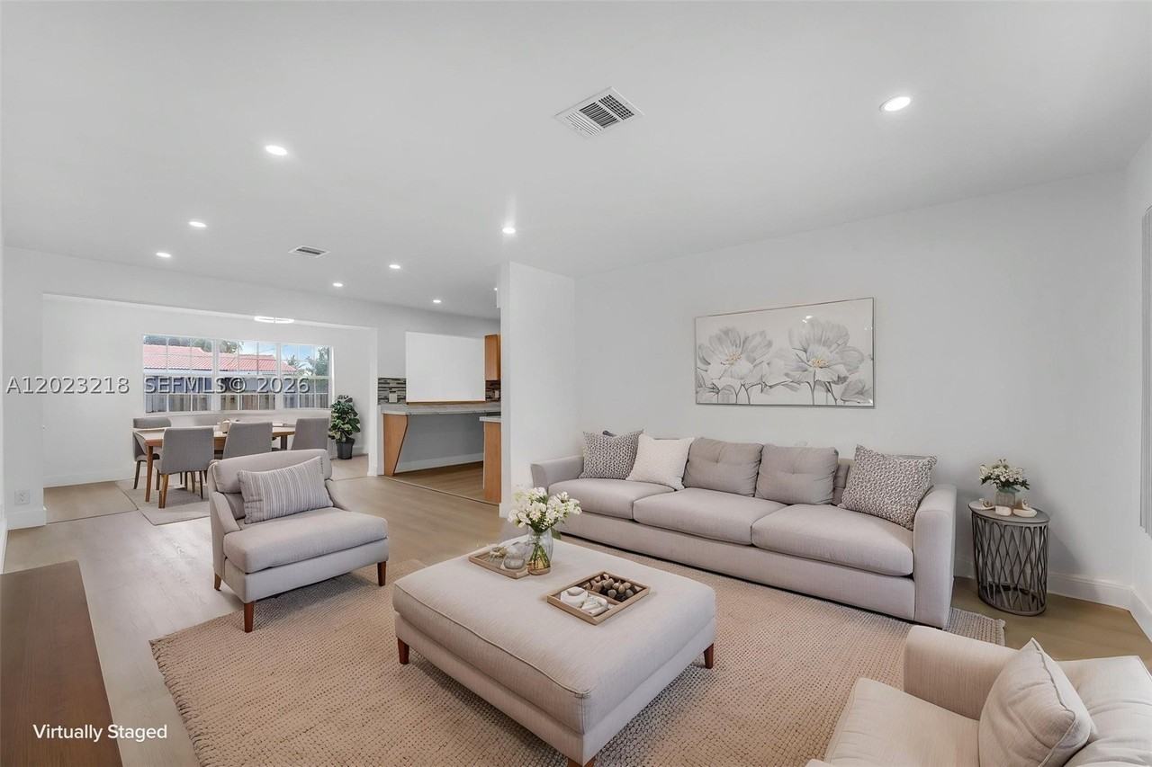 7150 Sw 10th St - Photo 5 of 29