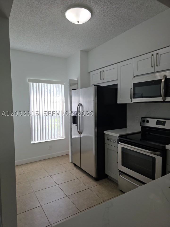 1 Simonton Cir #1 - Photo 2 of 12