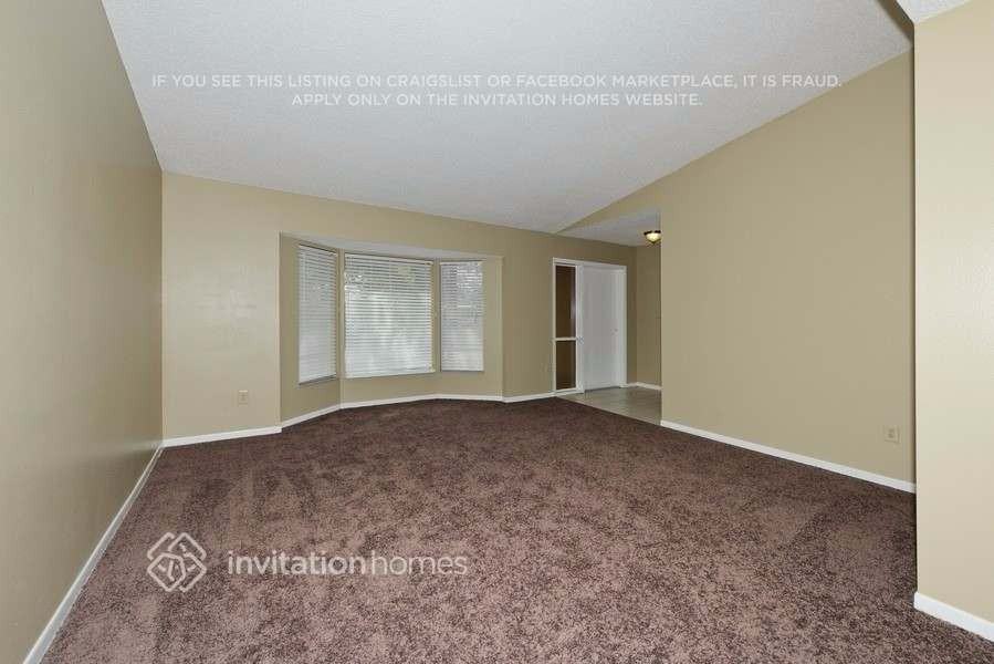 407 Oriole Cir - Photo 2 of 15