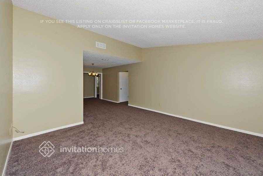 407 Oriole Cir - Photo 3 of 15