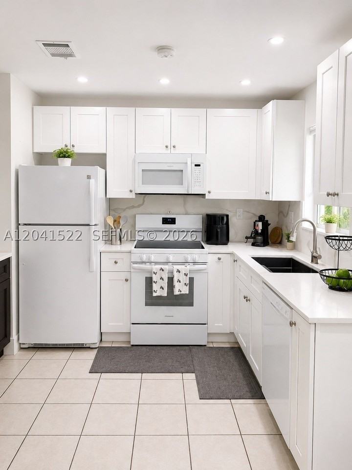 18602 Sw 100th Ave #18602 - Photo 3 of 10