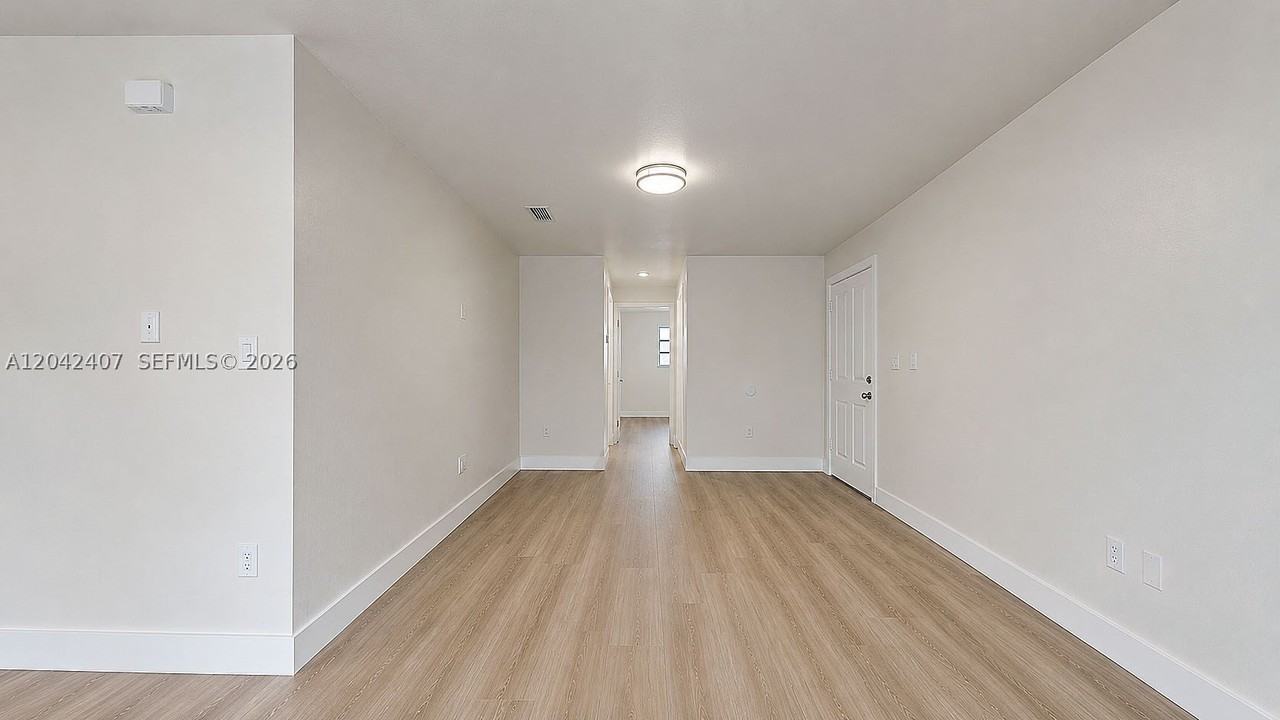 1670 W 42nd St #1672 - Photo 6 of 41