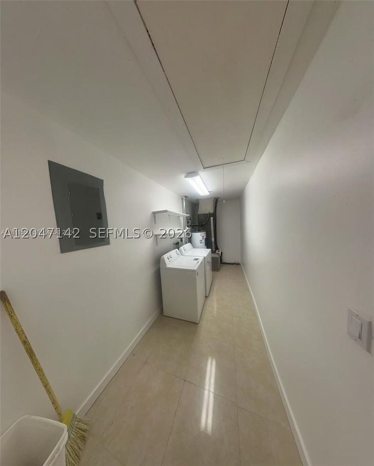 2701 Nw 105th Ter - Photo 6 of 26