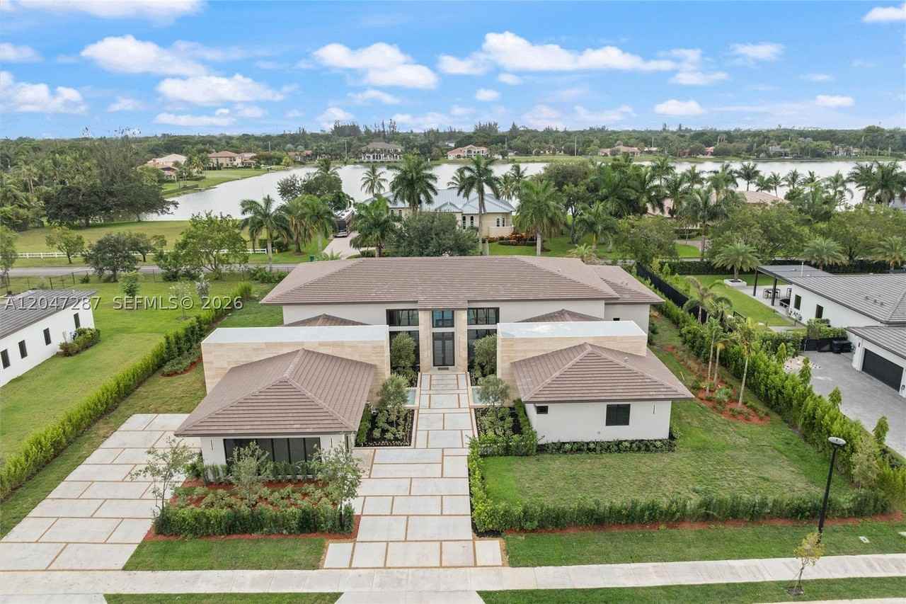 14930 Sw 16th Ct - Photo 2 of 50