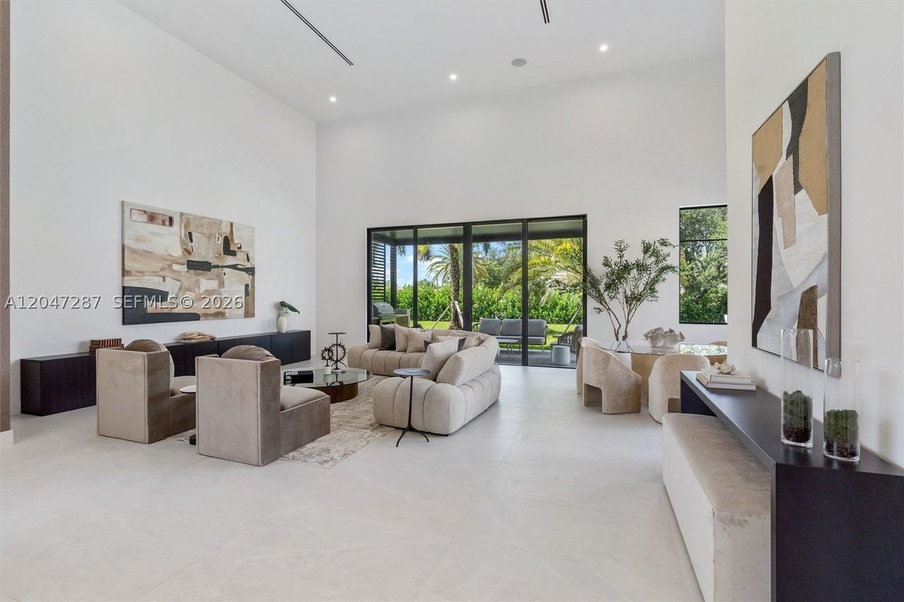 14930 Sw 16th Ct - Photo 5 of 50