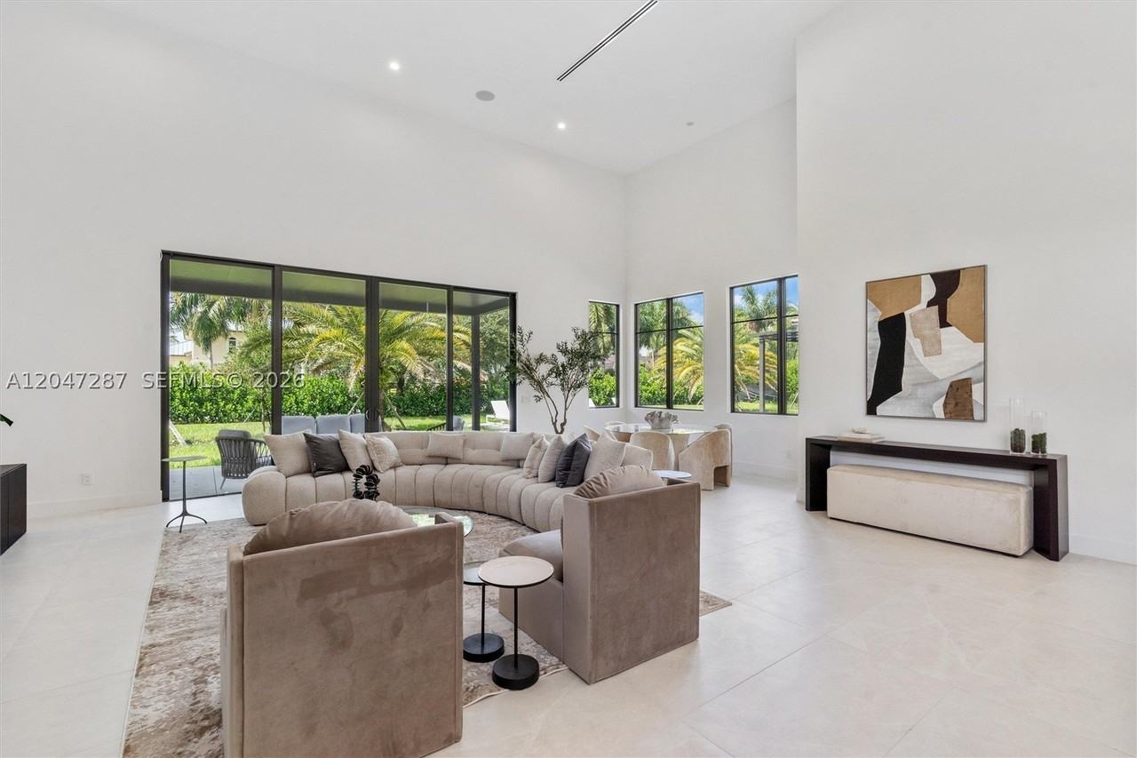 14930 Sw 16th Ct - Photo 6 of 50