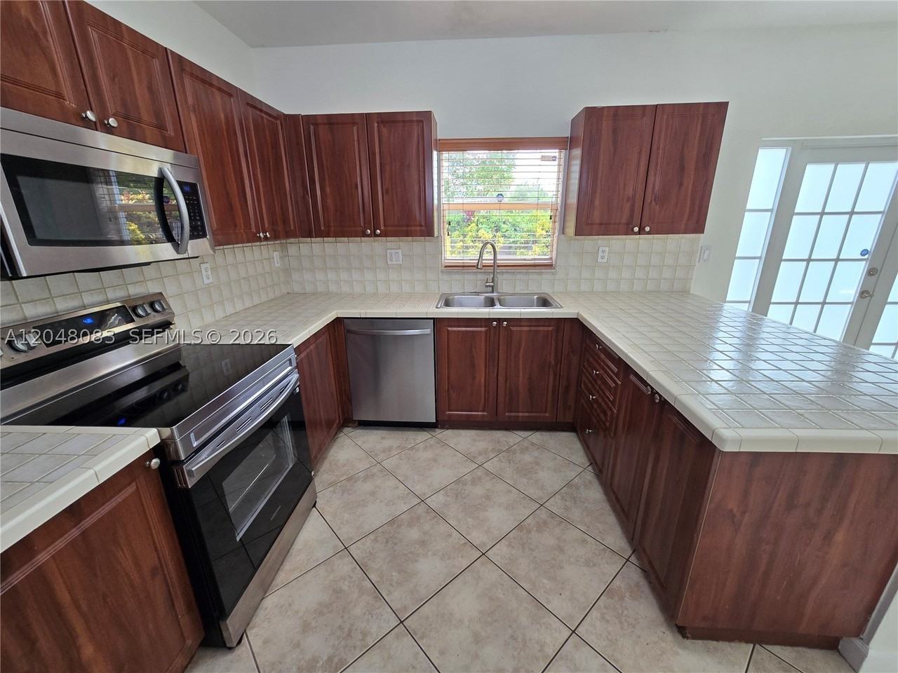 14758 Sw 9th Ln - Photo 7 of 50