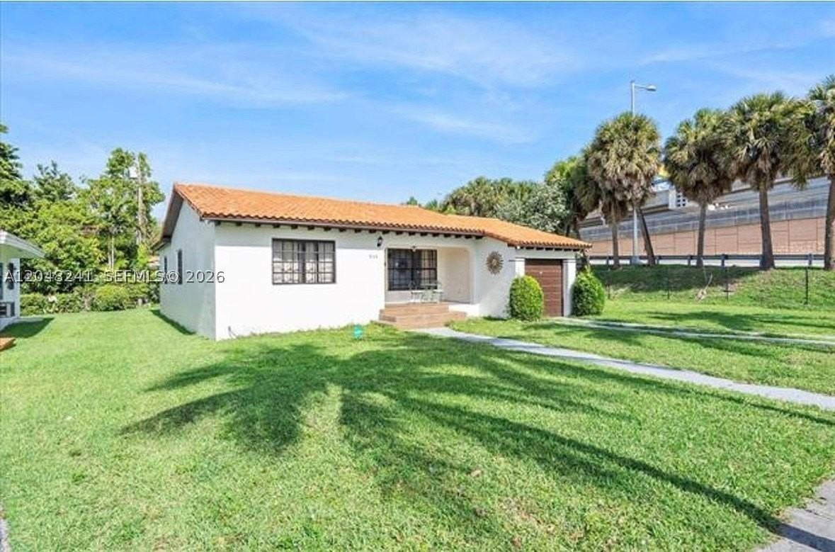 860 Nw 17th Ct - Photo 5 of 32