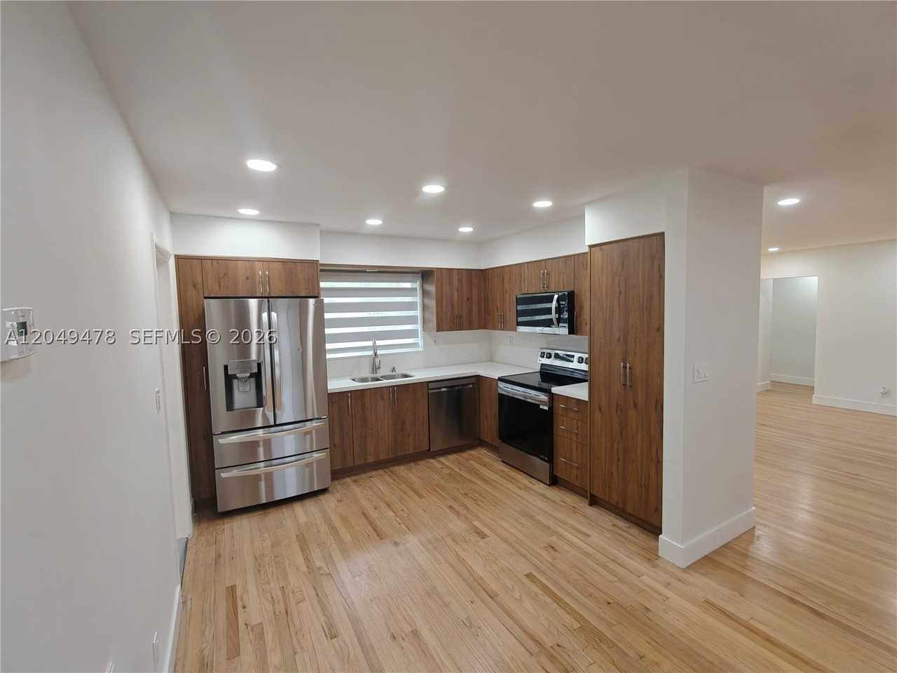 3410 Cleveland St - Photo 6 of 24