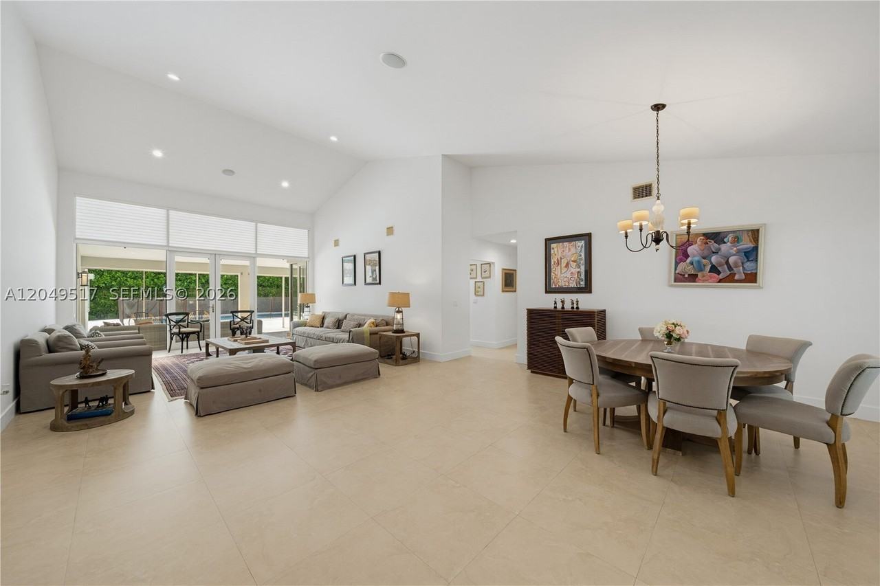 14601 Pompano Dr - Photo 2 of 43