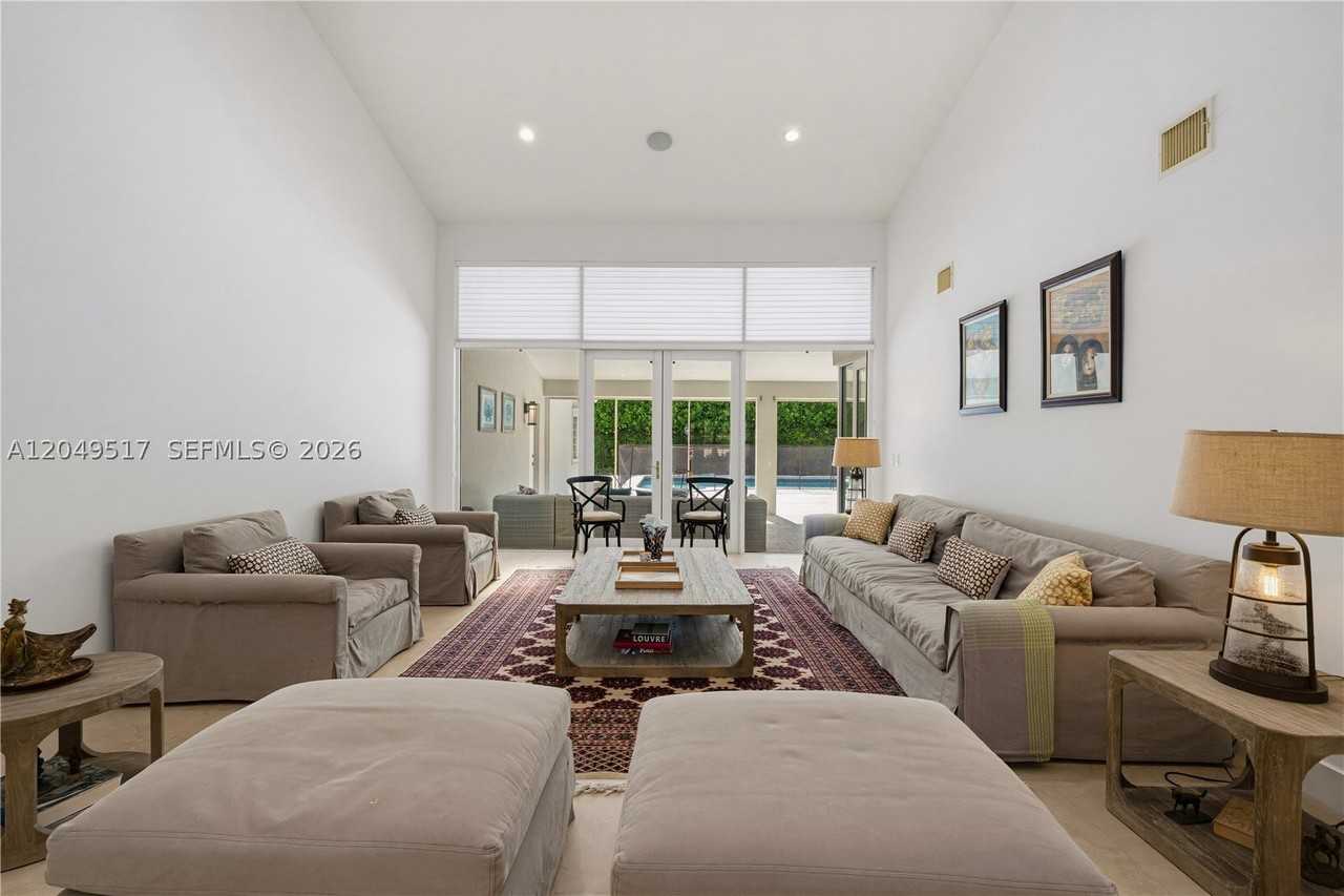 14601 Pompano Dr - Photo 3 of 43